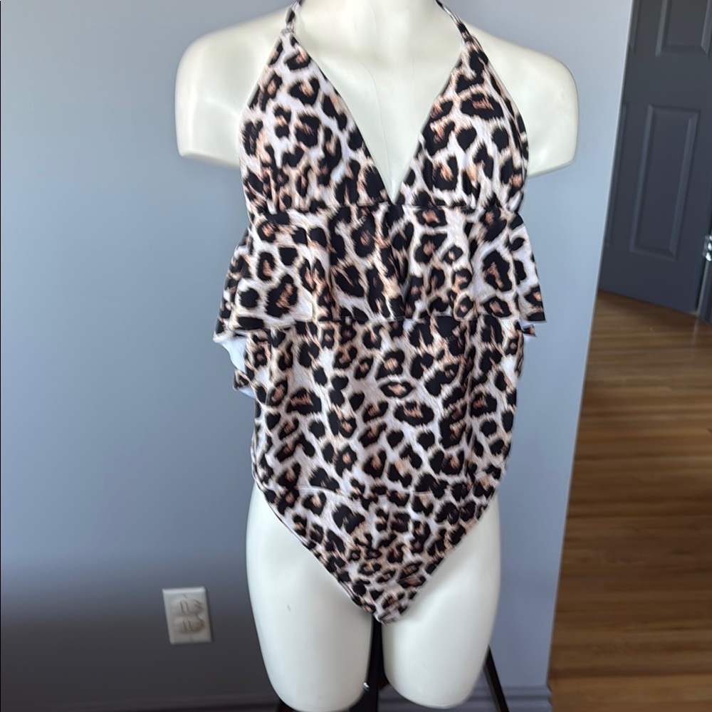 SHEIN swimsuit size M
Item 416